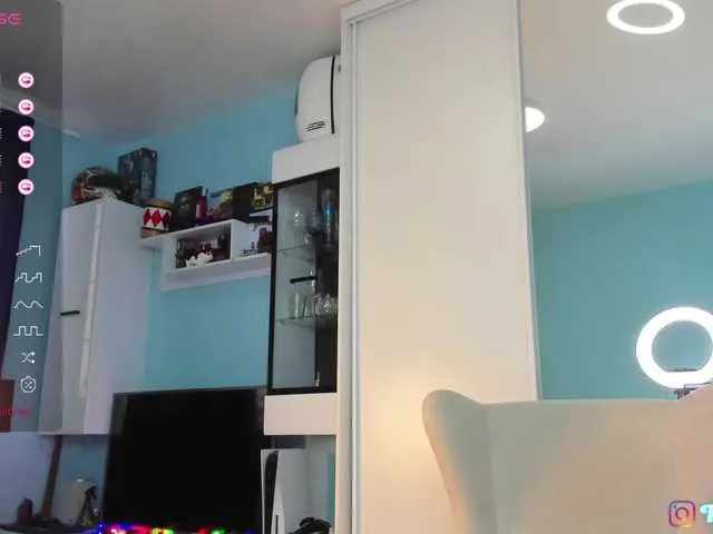 Live sex webcam photo for TokyoCat #277193216