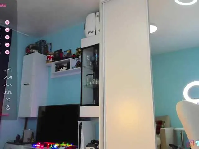 Live sex webcam photo for TokyoCat #277261574