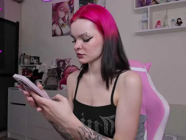 Live sex webcam photo for TokyoDream #290183043