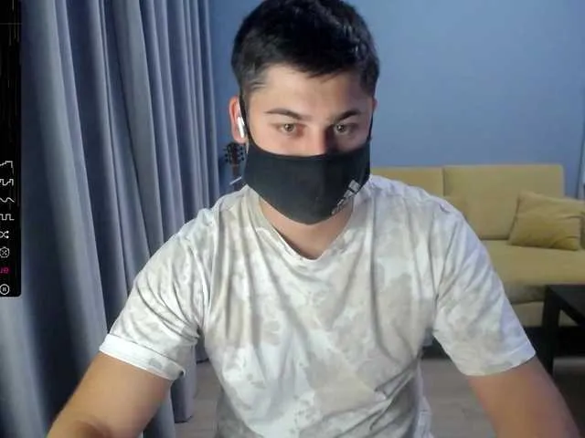 Live sex webcam photo for TomGuys #291570756