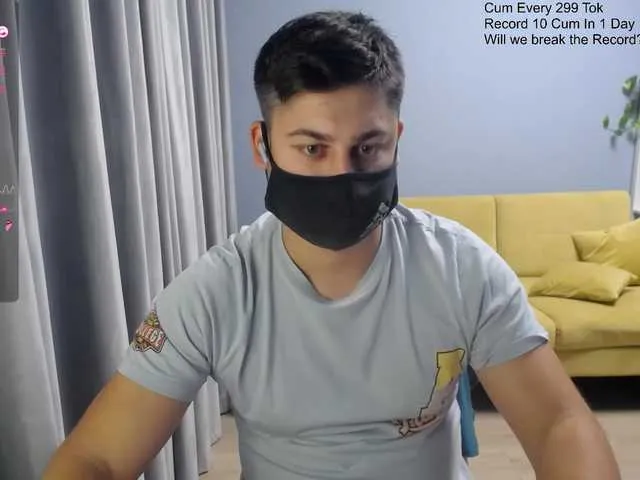 Live sex webcam photo for TomGuys #292302551