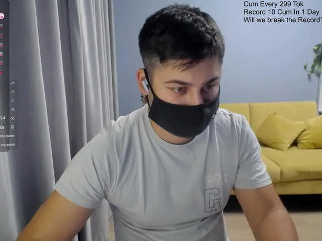 Live sex webcam photo for TomGuys #292314346