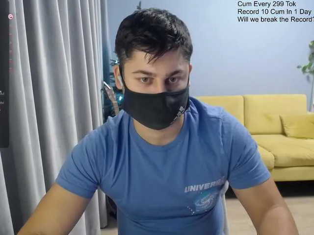 Live sex webcam photo for TomGuys #292424712