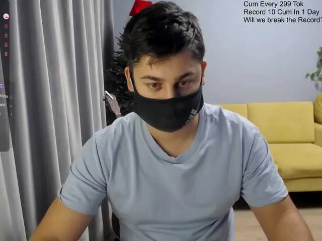 Live sex webcam photo for TomGuys #292454125