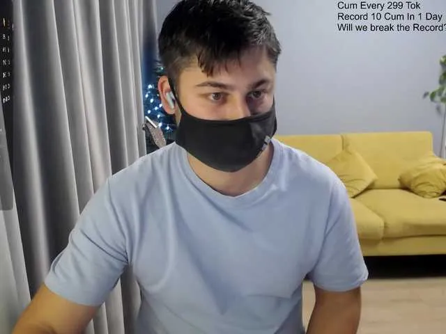 Live sex webcam photo for TomGuys #292456192