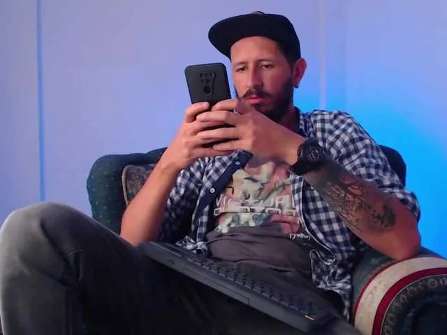 Live sex webcam photo for Tomasmiller #276760742