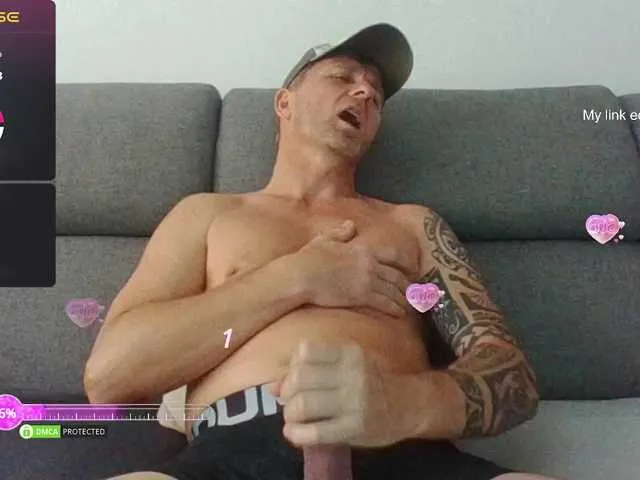 Live sex webcam photo for Tomhardic #278214611