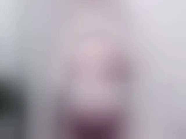 Live sex webcam photo for TomiLun #276111364