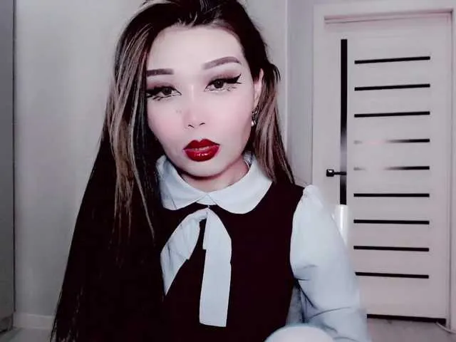 Live sex webcam photo for TomiLun #276648754