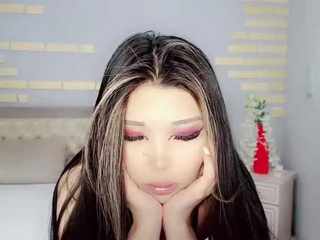 Live sex webcam photo for TomiLun #276726649