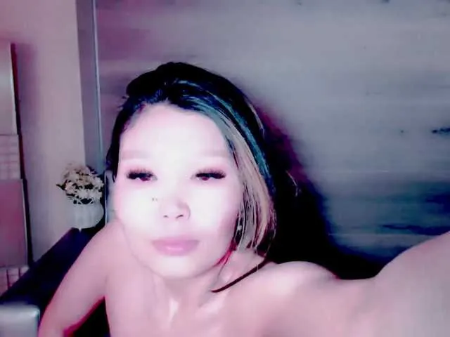 Live sex webcam photo for TomiLun #277148145