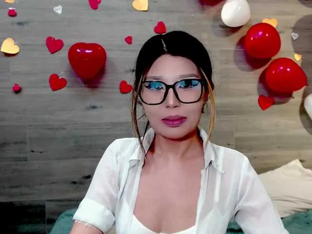 Live sex webcam photo for TomiLun #277349977