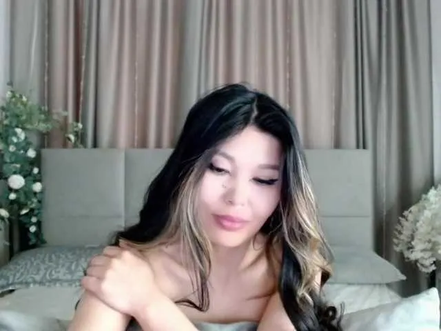 Live sex webcam photo for TomiLun #278061667