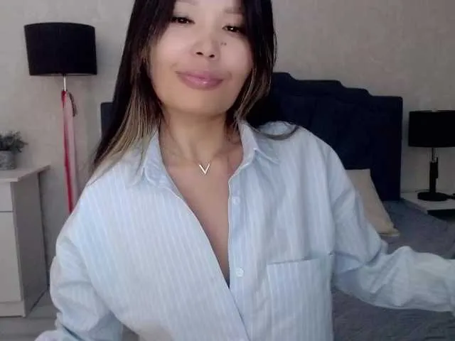 Live sex webcam photo for TomiLun #289324740