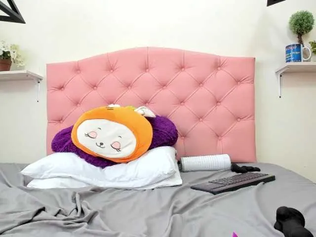 Live sex webcam photo for Tommy-Myler #275479511