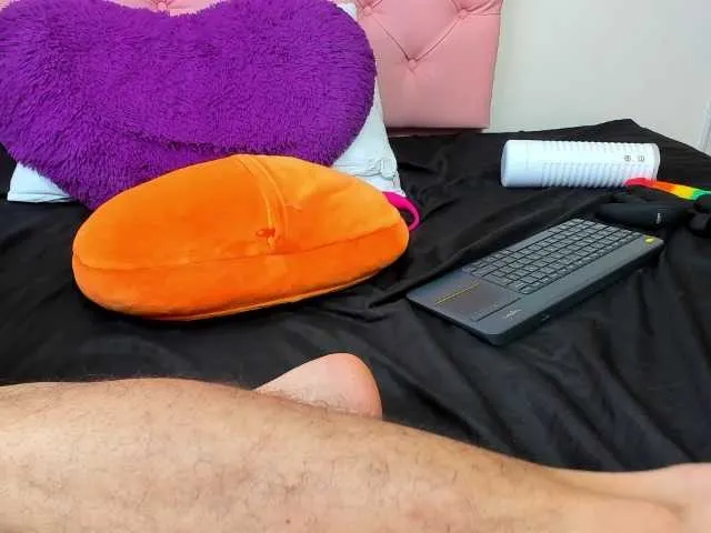 Live sex webcam photo for Tommy-Myler #275490885