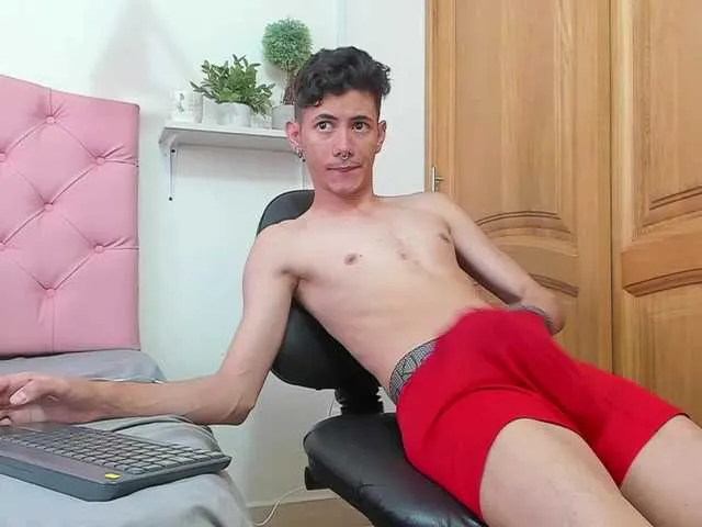 Live sex webcam photo for Tommy-Myler #275735159
