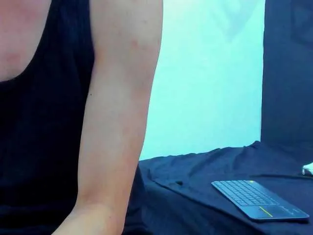 Live sex webcam photo for Tommy-Myler #276207969