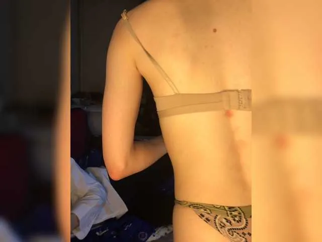 Live sex webcam photo for TommyGun911 #272124433