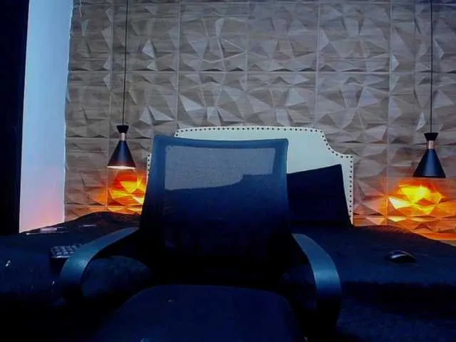 Live sex webcam photo for TommyPaterson #276882530