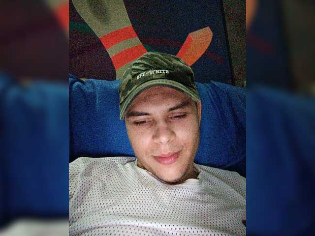 Live sex webcam photo for Tomson9719a #274577837