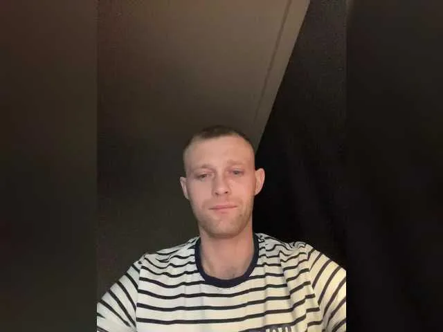 Live sex webcam photo for TomyMoon #290543876