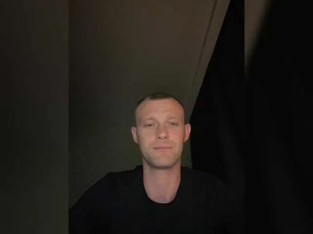 Live sex webcam photo for TomyMoon #290952583