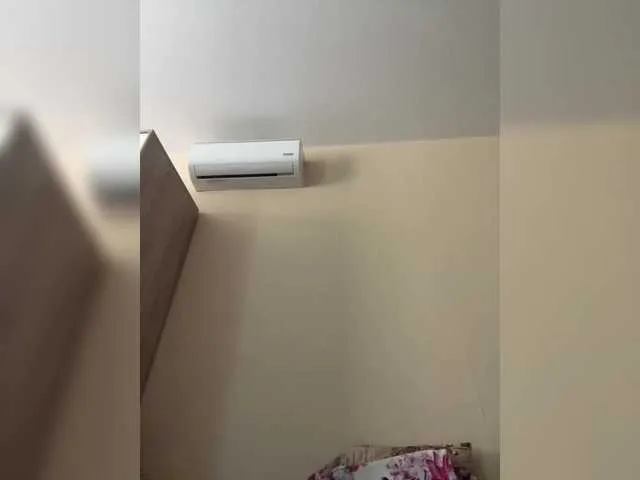 Live sex webcam photo for TomyMoon #291306971