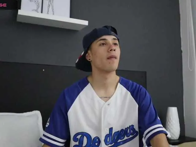 Live sex webcam photo for TomyyVM #276424332