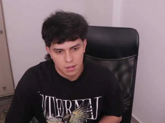 Live sex webcam photo for TonyHoffa #292284436