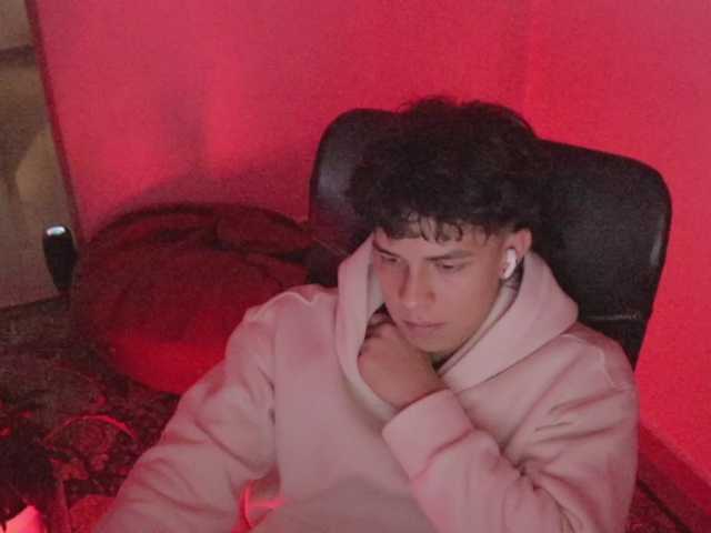 Live sex webcam photo for TonyHoffa #292411922