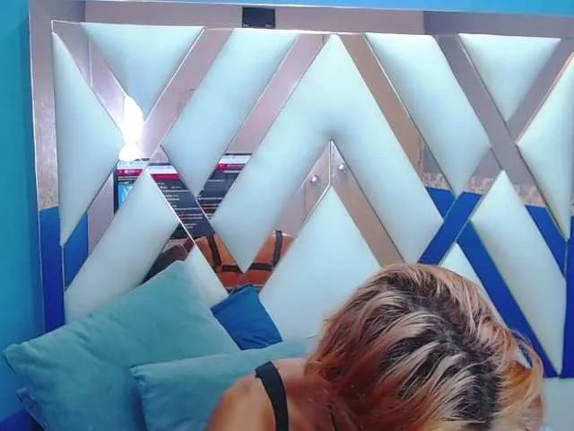 Live sex webcam photo for TonyLarson #273391815