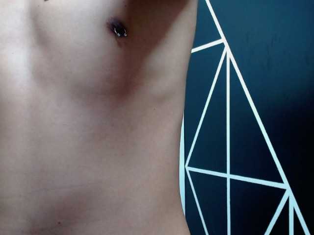 Live sex webcam photo for TonyLarson #273578594