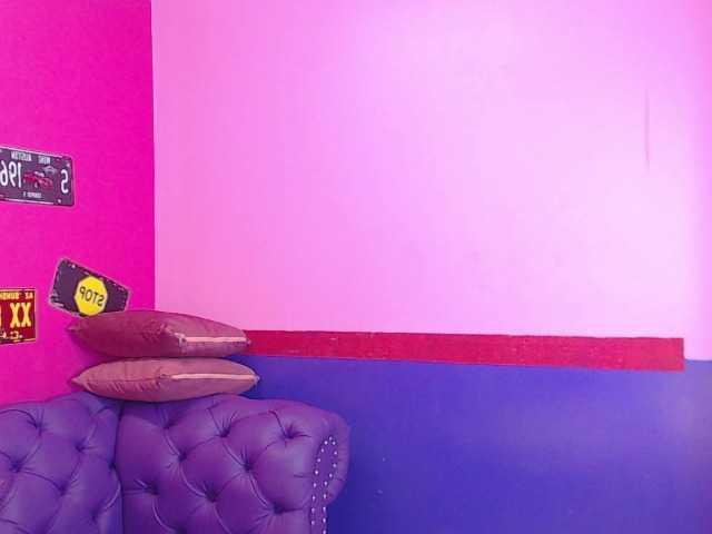 Live sex webcam photo for TonyLarson #273793847