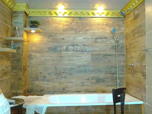 Live sex webcam photo for TonyLarson #273919276