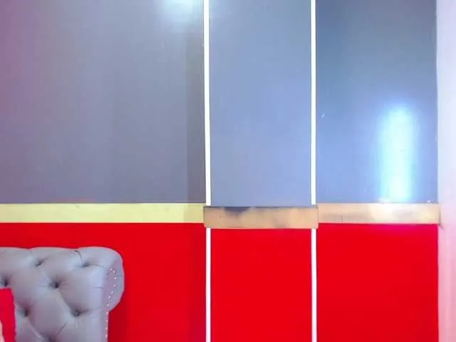 Live sex webcam photo for TonyLarson #273946560