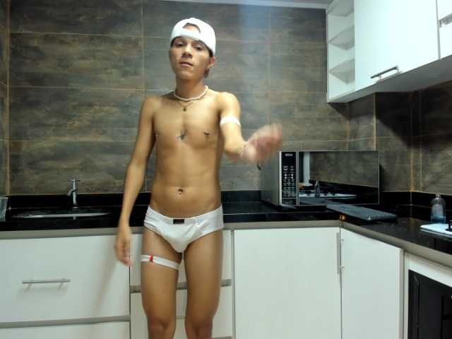 Live sex webcam photo for TonyLarson #274041051