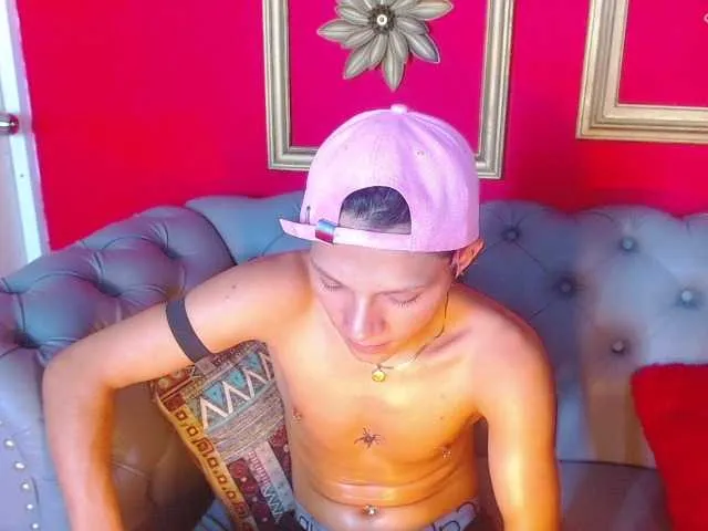 Live sex webcam photo for TonyLarson #274076253