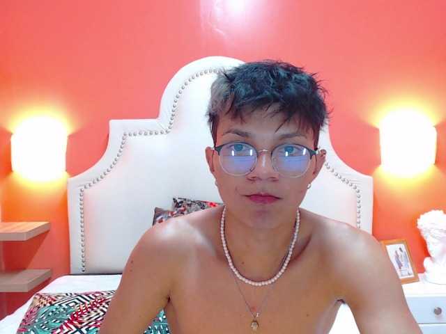 Live sex webcam photo for TonyLarson #274339806