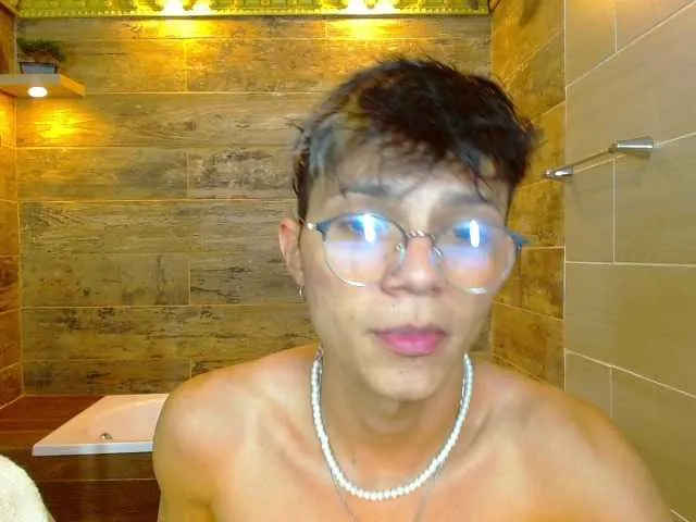 Live sex webcam photo for TonyLarson #274372791