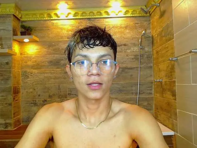 Live sex webcam photo for TonyLarson #274549043