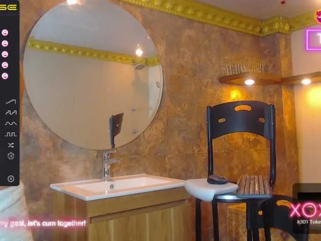 Live sex webcam photo for TonyLarson #275650900