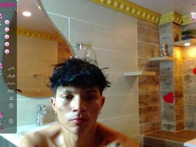 Live sex webcam photo for TonyLarson #275678647