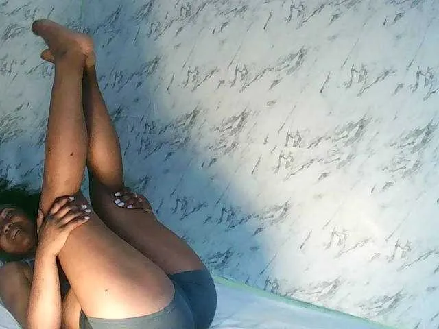 Live sex webcam photo for Tonyah1 #292439030
