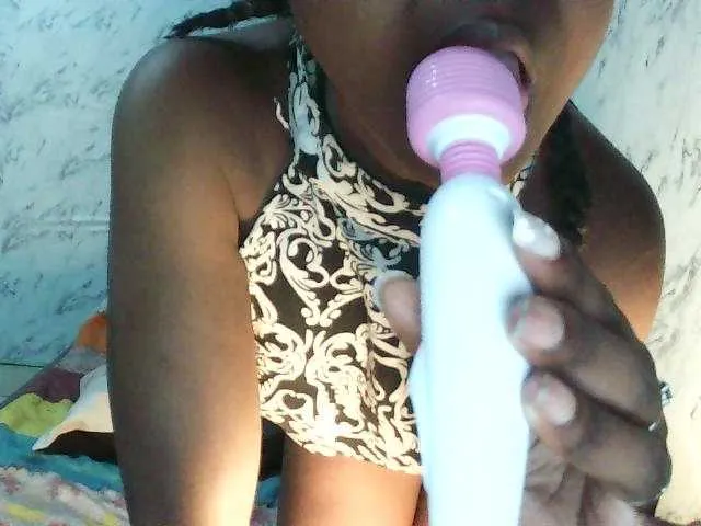 Live sex webcam photo for Tonyah1 #292609506