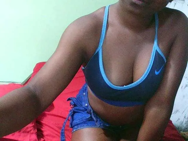 Live sex webcam photo for Tonyah1 #292972341