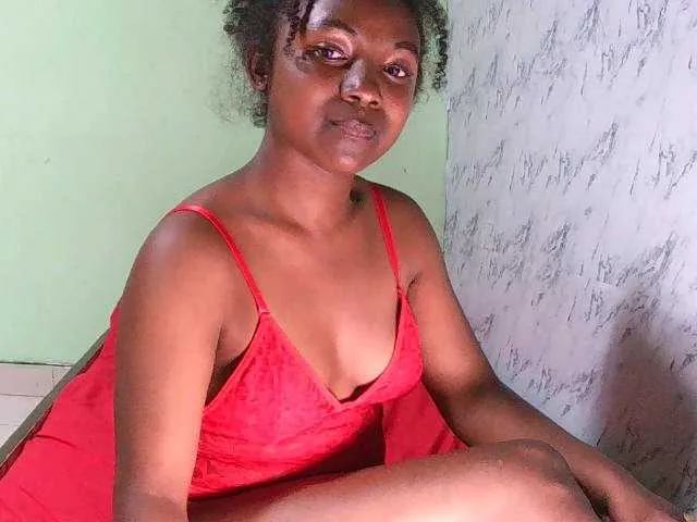 Live sex webcam photo for Tonyah1 #292975645
