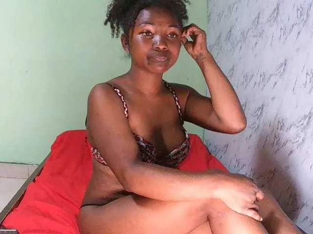 Live sex webcam photo for Tonyah1 #293018158