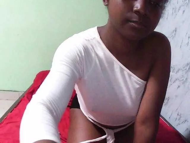 Live sex webcam photo for Tonyah1 #293024737