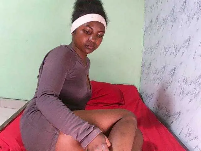 Live sex webcam photo for Tonyah1 #293050482